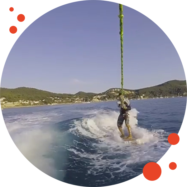 Wakeboard - Newgliss Center 83 - Location Jet Ski - Bouée tractée Saint Cyr