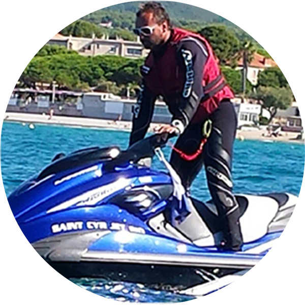 Jet Ski - Newgliss Center 83 - Location Jet Ski - meilleur resto SAINT-CYR-SUR-MER