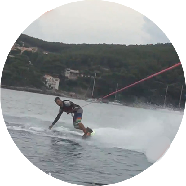 Wakeboard - Newgliss Center 83 - Location Jet Ski - restaurant a faire SAINT-CYR-SUR-MER