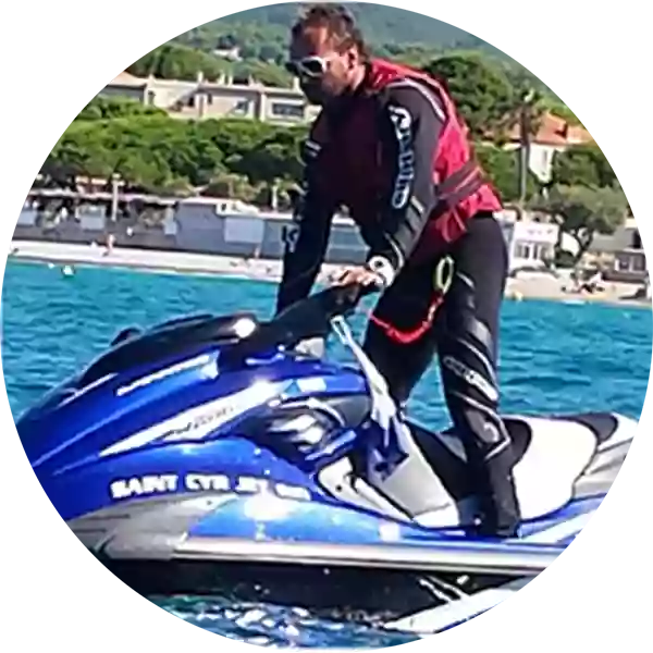 Jet Ski - Newgliss Center 83 - Location Jet Ski - Bouée tractée Saint Cyr