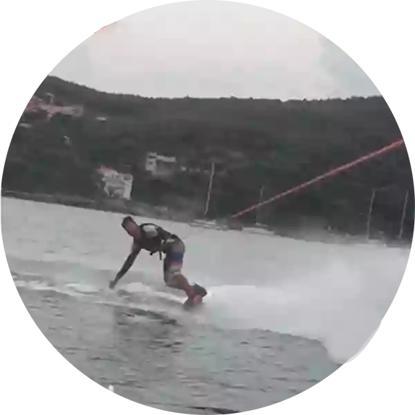 Wakeboard - Newgliss Center 83 - Location Jet Ski - Jet ski sans permis saint cyr